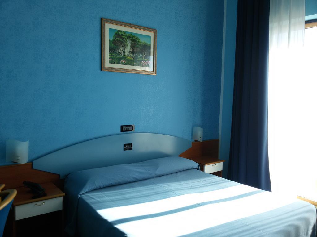 Hotel Ristorante Miramare Marina di Gioiosa Ionica Room photo