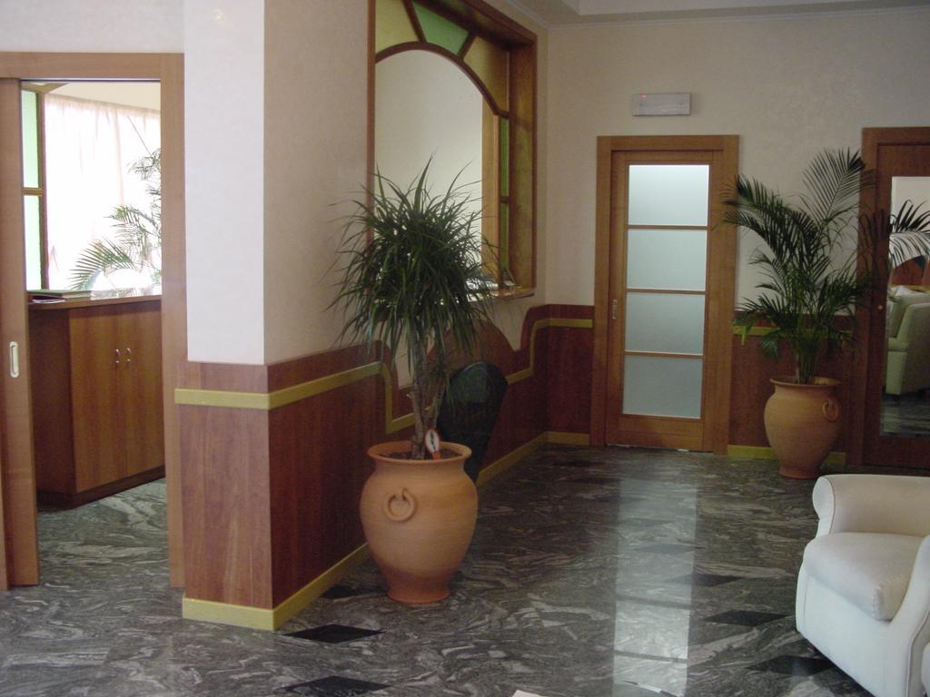 Hotel Ristorante Miramare Marina di Gioiosa Ionica Exterior photo