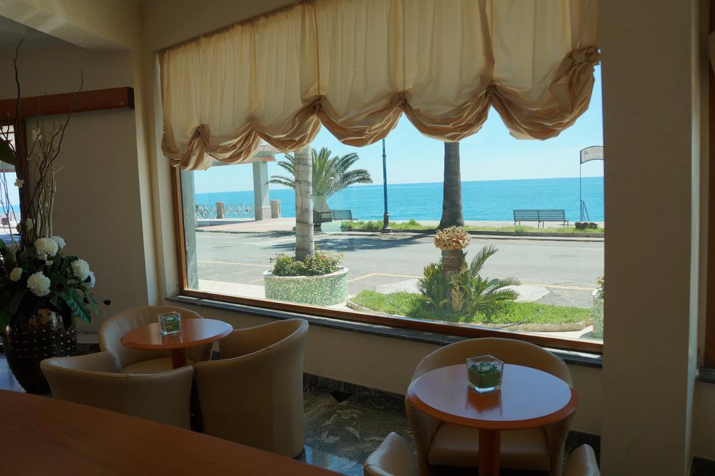 Hotel Ristorante Miramare Marina di Gioiosa Ionica Exterior photo