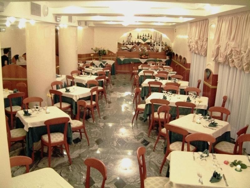Hotel Ristorante Miramare Marina di Gioiosa Ionica Exterior photo